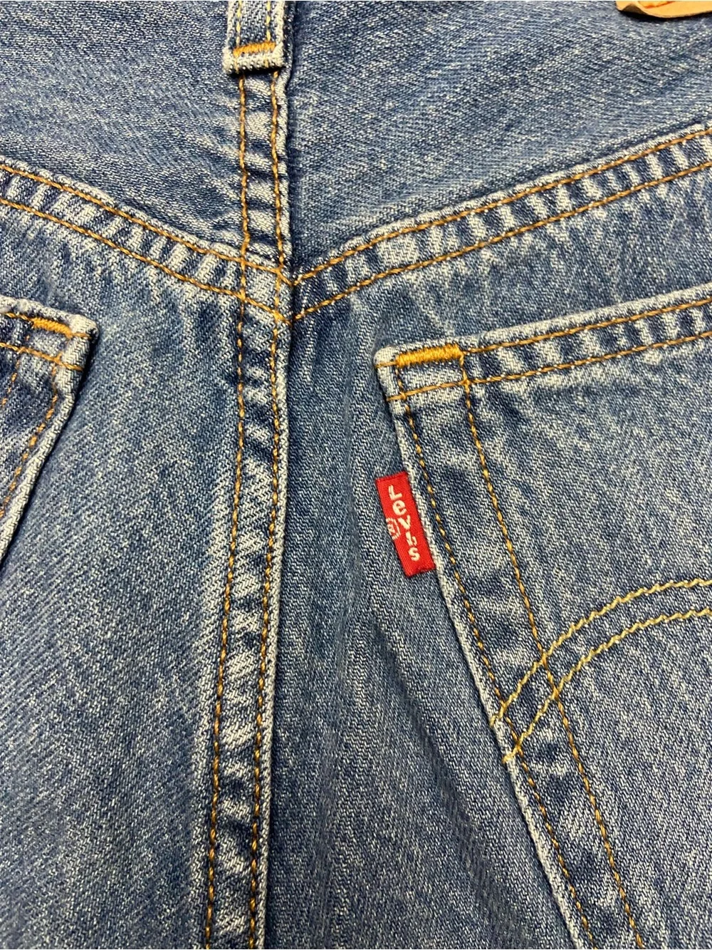 Levi's 501 High Rise Cut Off Shorts Women's Size 25 Medium Wash Frayed Hem